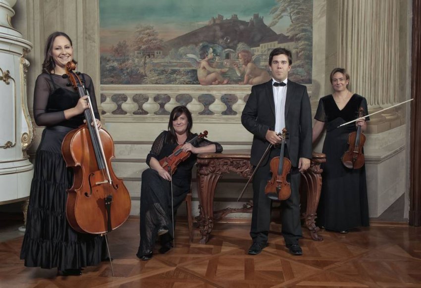 Közös koncerten Lakatos Mónika és a Mendelssohn Kamarazenekar