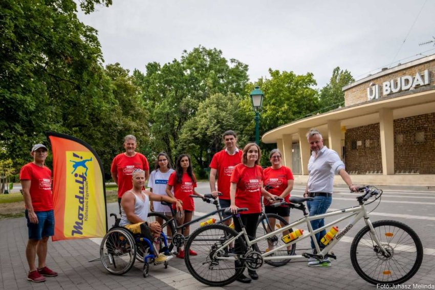 Retro hangulatú tandemtúra a Balaton körül