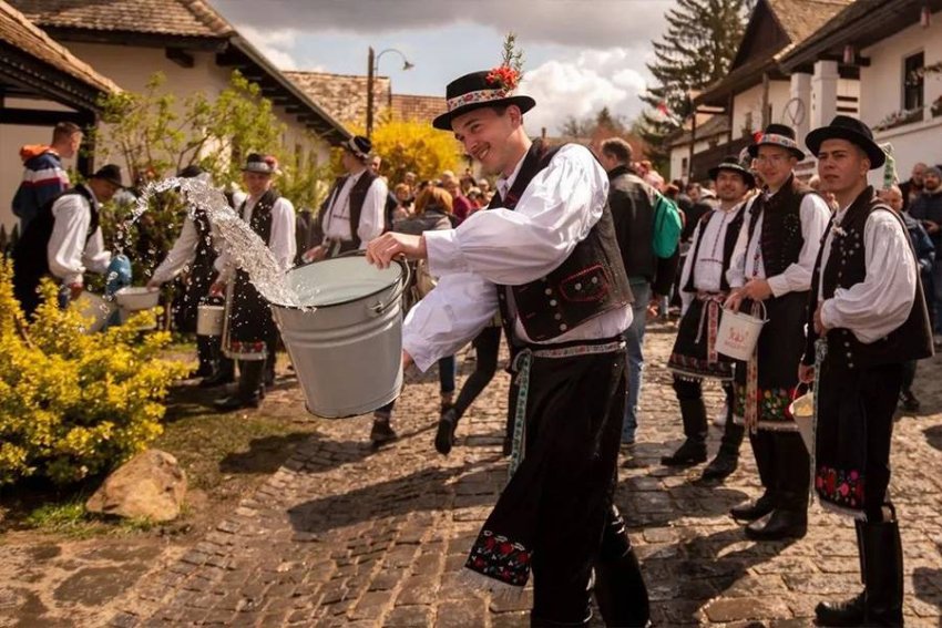 Négynapos lesz a húsvéti fesztivál Hollókőn