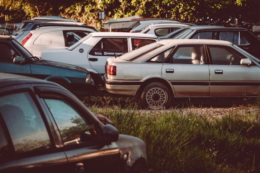 Öregedő autópark Magyarországon – történelmi csúcson a személyautók átlagéletkora