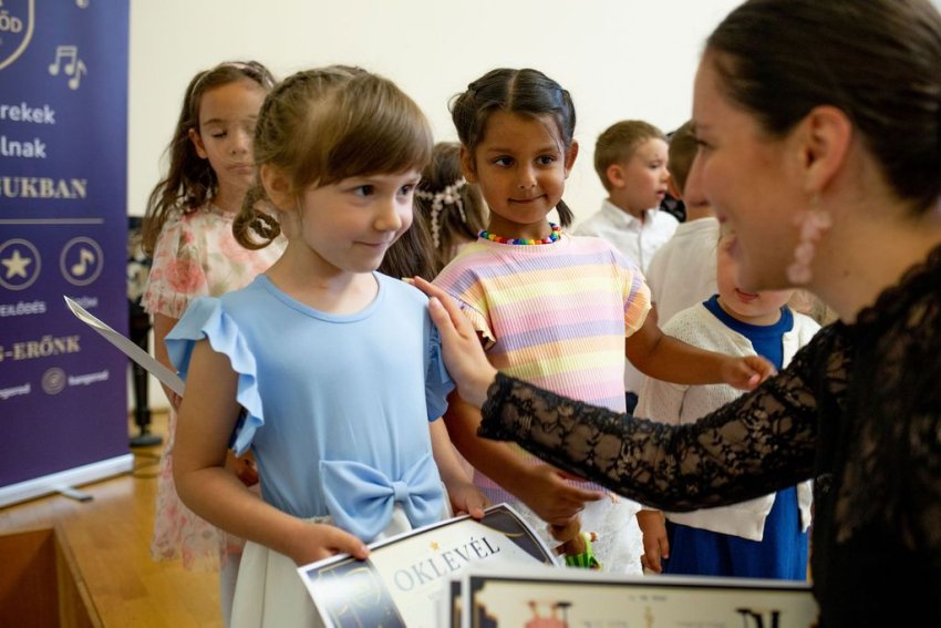 Így segíthet a zene legyőzni a gyerekek lámpalázát