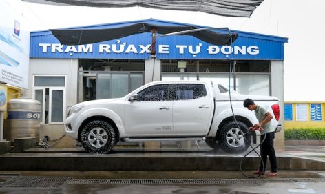 Magyar tisztítószerrel mossák az autókat Vietnamban