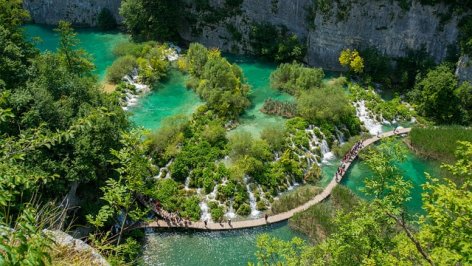 Zuhatagok, legendák, nyugalom – a Plitvicei-tavak varázsa