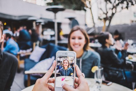 Mobilfotók kora – Miért nem nézzük vissza soha a képeinket?