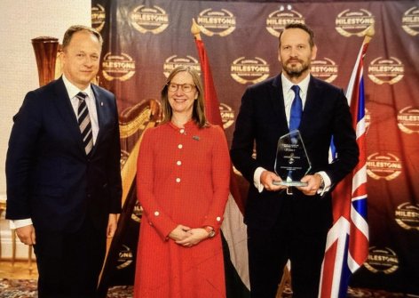 Magyar szakember nemzetközi elismerése: Mikola Gergely, az IPF Globális Vállalati Kapcsolatok Igazgatója rangos vezetői díjat vehetett át Londonban