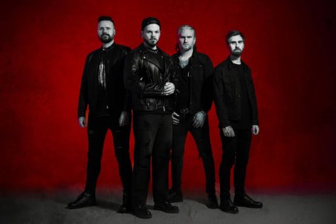 A héten Tatabányára érkezik a Down For Whatever és A Király Halott