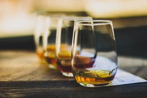 Mit tesz a whiskyvel az óceán