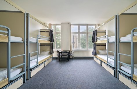 A hostelbárok köré épül az új utazási trend