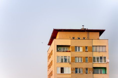 Egyszerre akadt meg a garzonok és nagylakások piaca Budapesten
